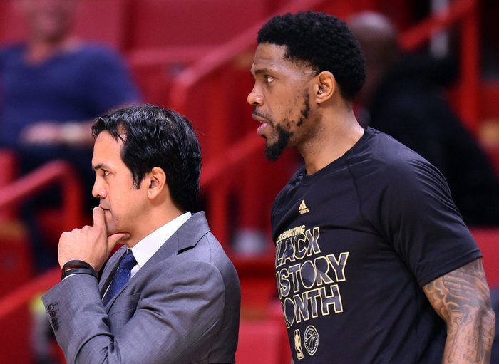 包含足球传奇重回老东家，为球队带来好运的词条