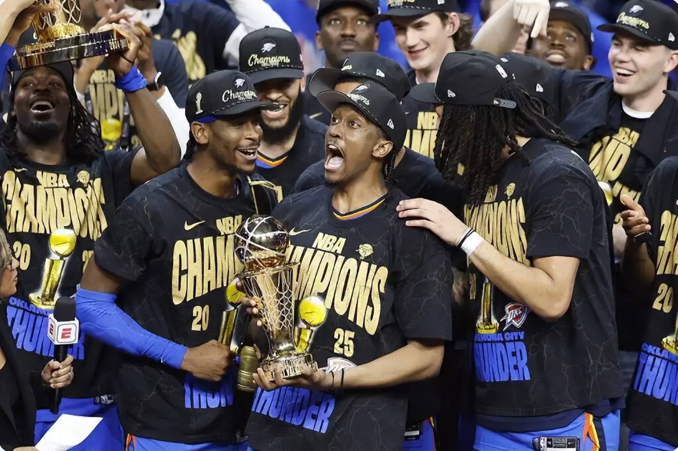 包含步行者斩获西部季后赛次轮胜利的词条