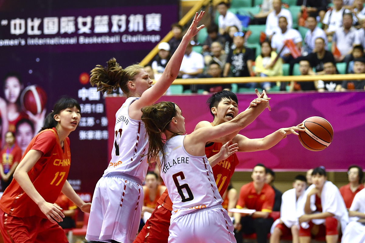 包含澳大利亚篮球联赛胜局争夺激烈，战绩逆转惊艳的词条