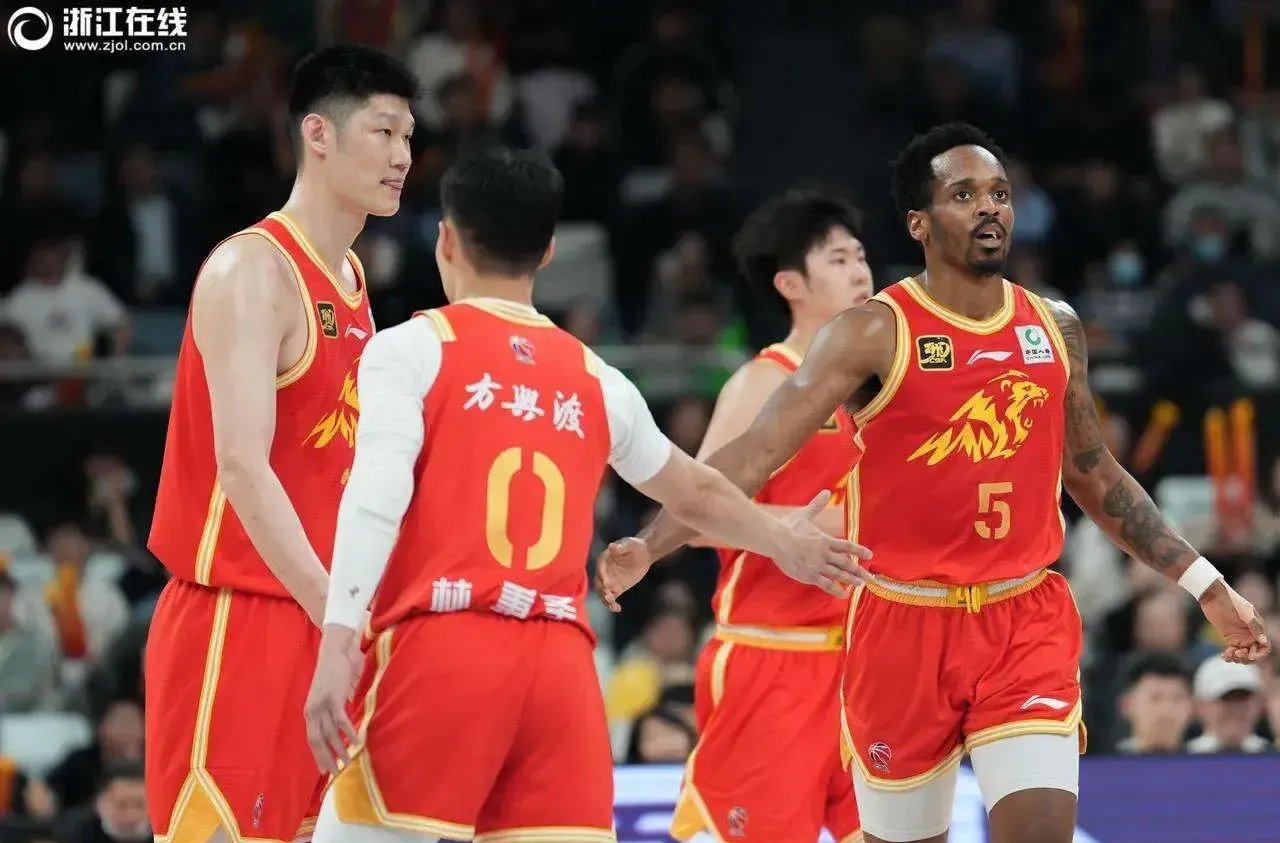 北京队稳固防守取得关键胜利